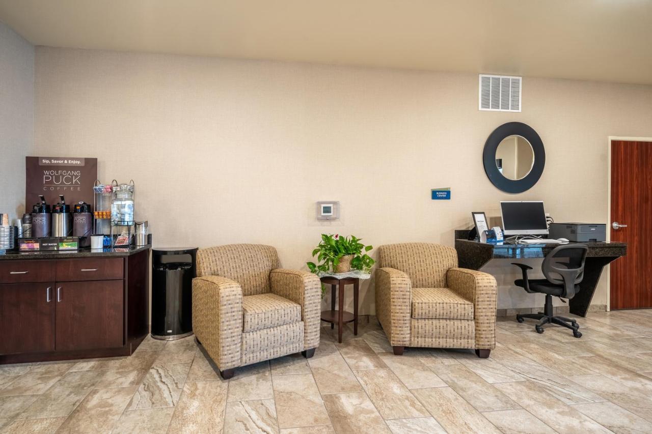 Cobblestone Hotel&Suites - Morgan Extérieur photo