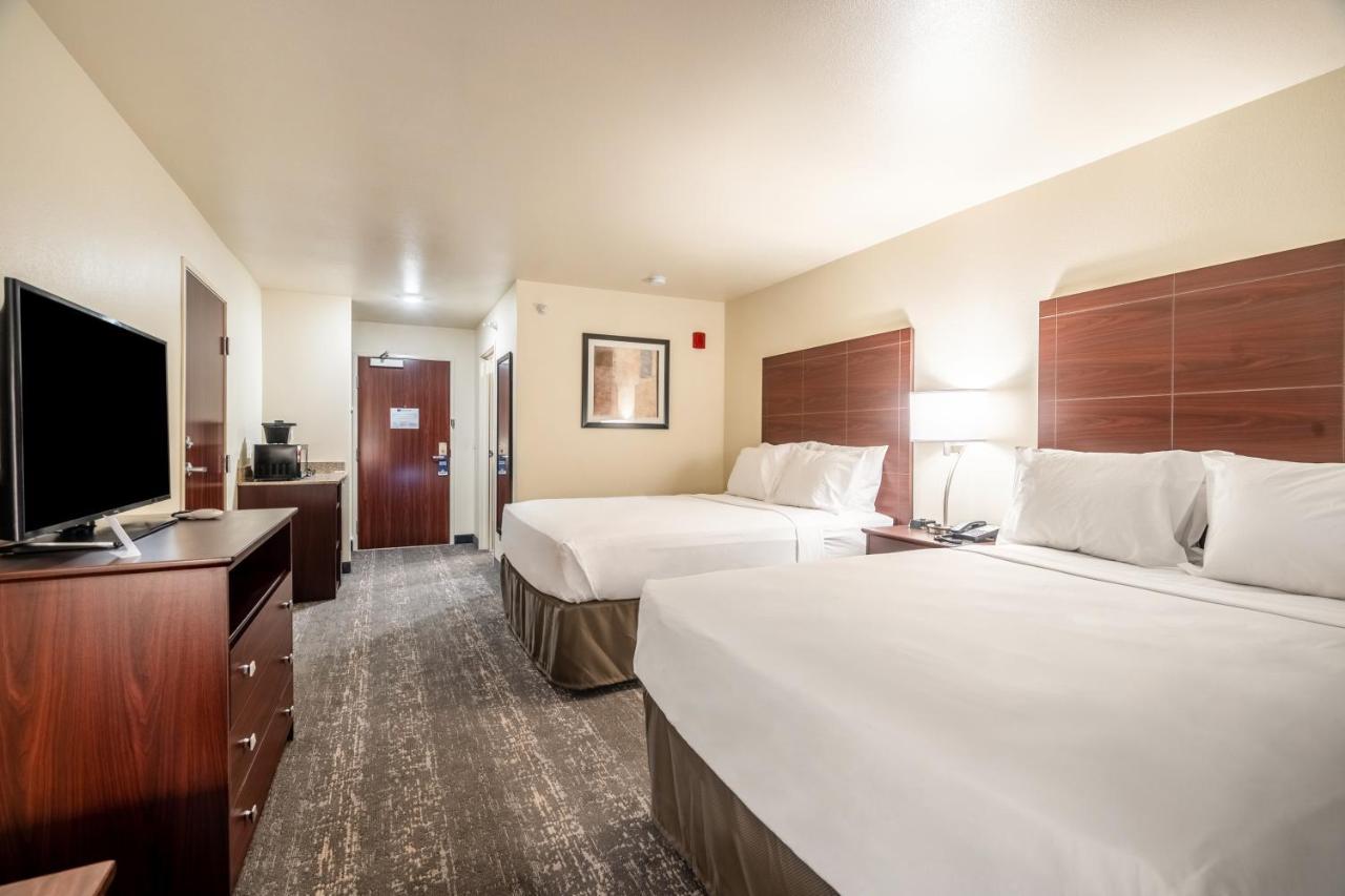 Cobblestone Hotel&Suites - Morgan Extérieur photo
