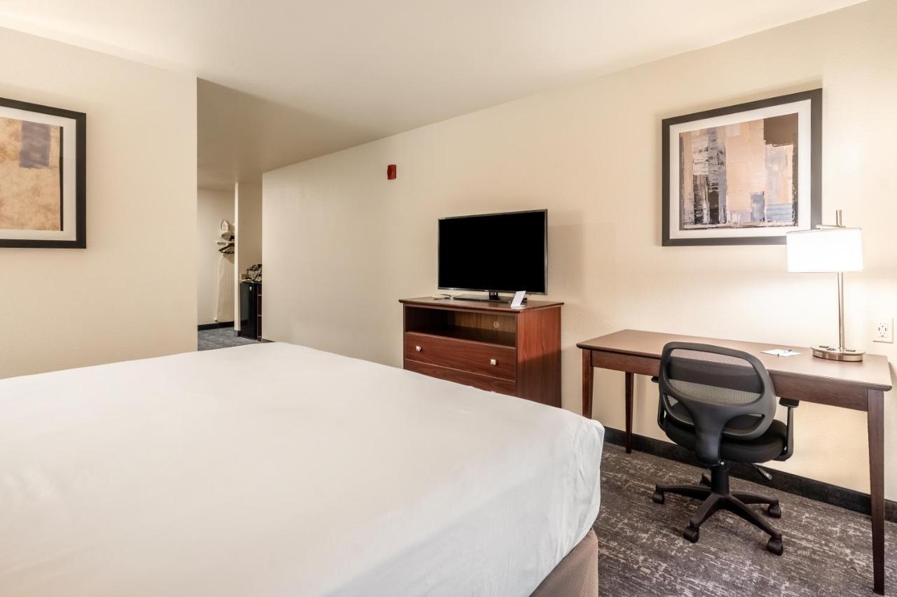 Cobblestone Hotel&Suites - Morgan Extérieur photo