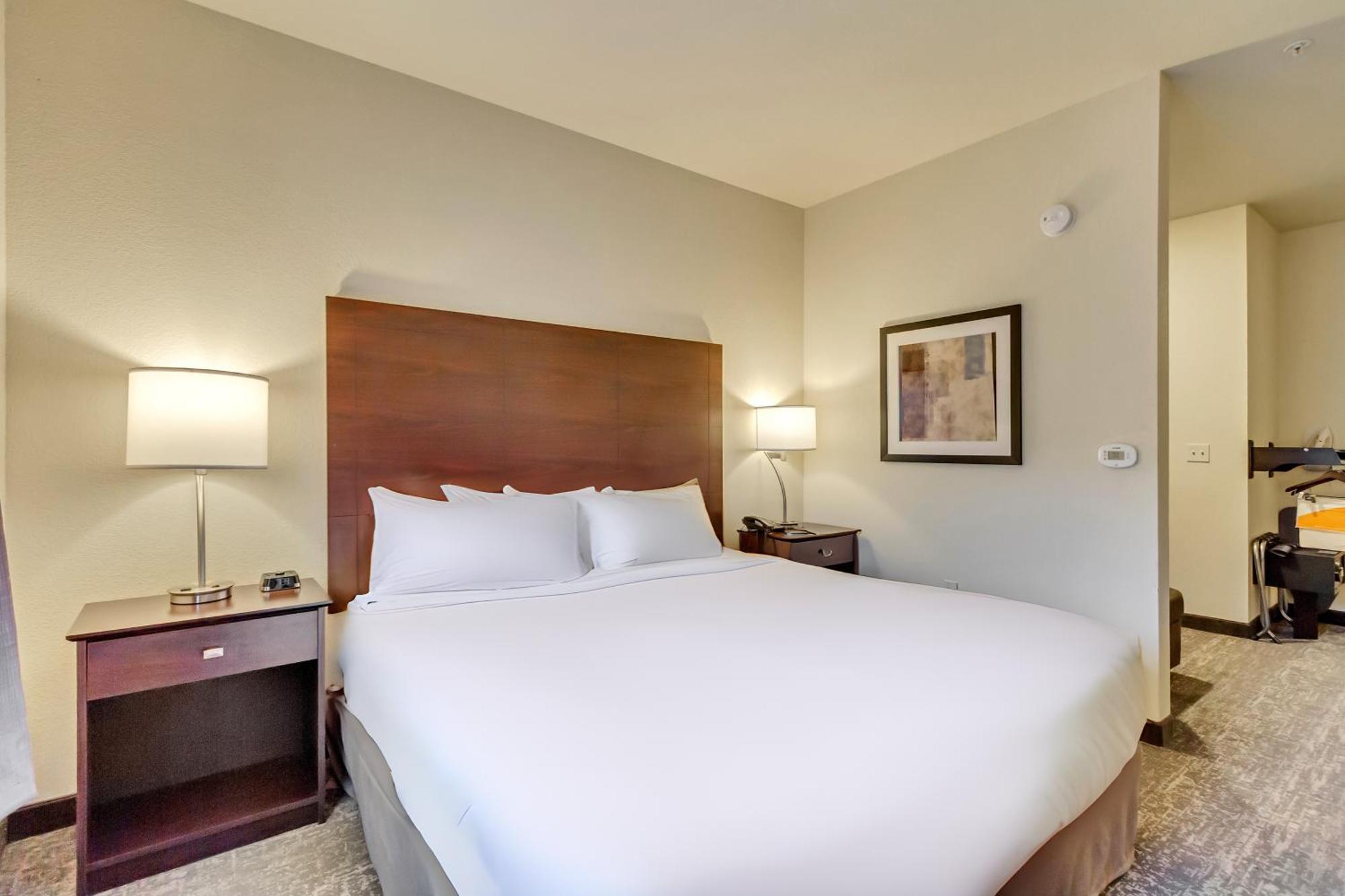 Cobblestone Hotel&Suites - Morgan Extérieur photo