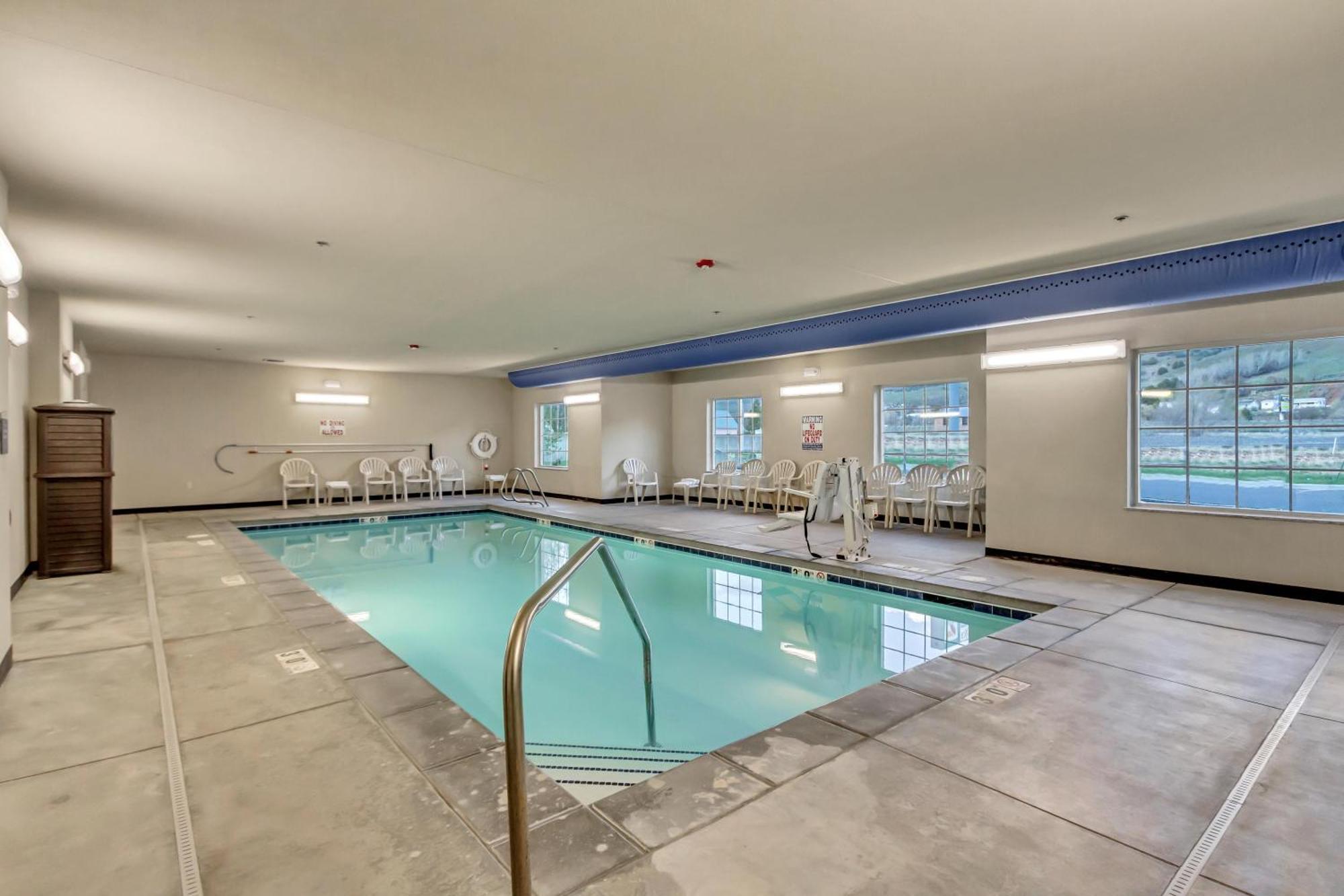 Cobblestone Hotel&Suites - Morgan Extérieur photo